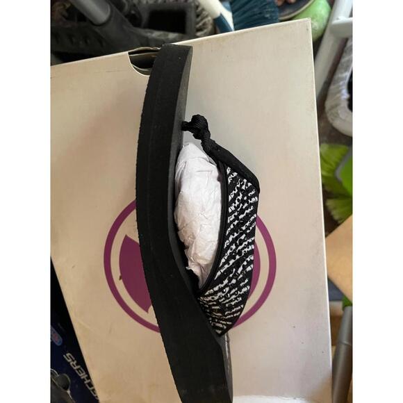 YELLOW BOX Zebra Cairo embleshed Flops Size 9.5 - Picture 4 of 6